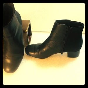 Clark’s Women’s 8M Ankle Boots, Black